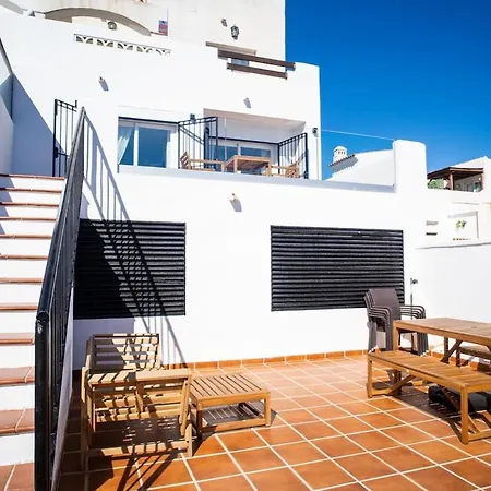 Apartament Sea Views And Walk To 2 Bed Rdr493