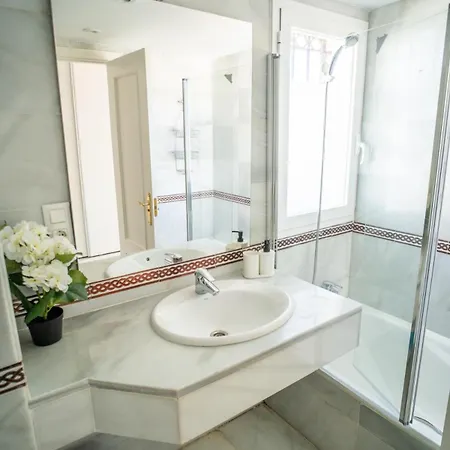 Sea Views And Walk To 2 Bed Rdr493 Apartament