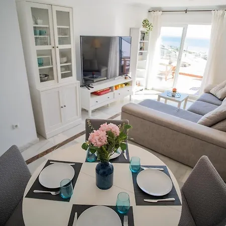 Apartman Sea Views And Walk To 2 Bed Rdr493 Bahia de Casares